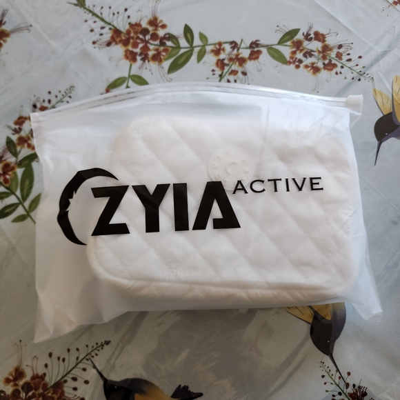 BNWT and bag White Warwick Crossbody Bag - Picture 3 of 9